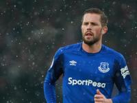 FB体育在线-绿茵场上的双面战争，西甲德比的艺术对决与摩纳哥南非的生存血拼