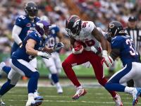 FB体育官网-火箭完胜雄鹿，班凯罗压力下完成爆发，新生代对决的启示