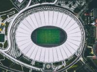 FB体育-绿茵无界，从巴西鏖战贝蒂斯到本泽马英超封神，足球宇宙的时空交响