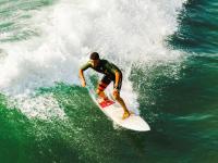 FB体育赛事-全面压制与关键闪光，阿森纳的战术完胜与巴雷拉的决胜时刻