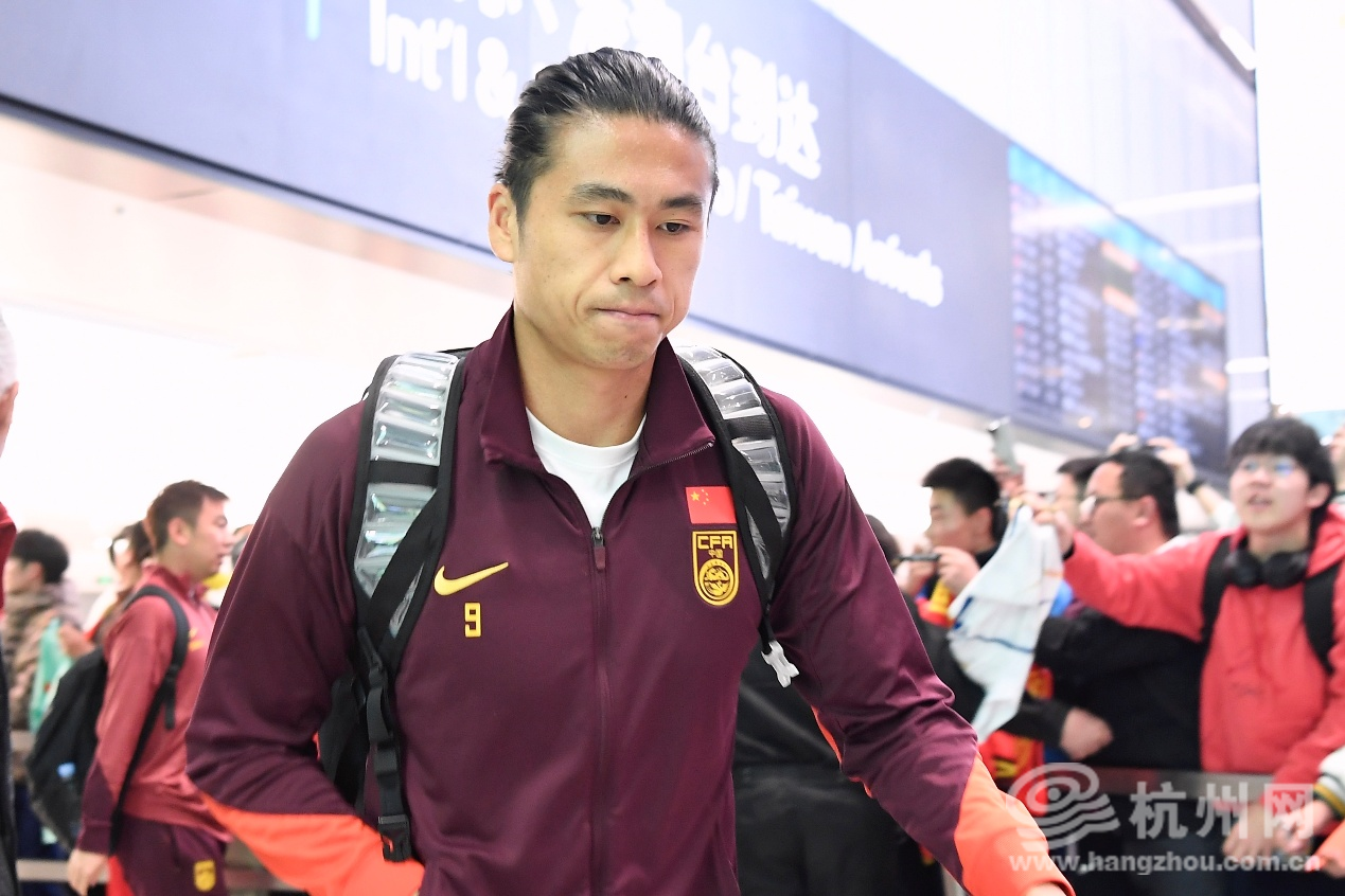 关于国家队备战世预赛,球迷热情期待的信息 关于国家队备战世预赛,球迷热情期待的信息