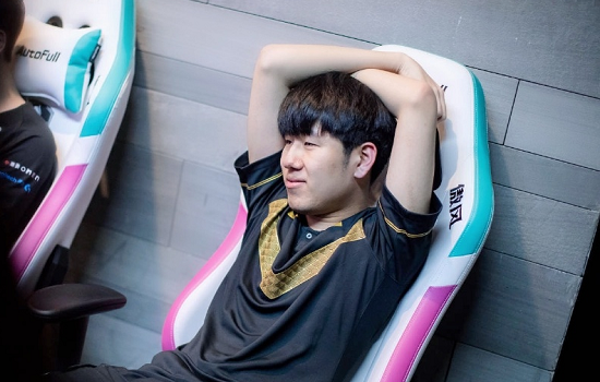 BLG翻盘RNG,Inspired拿下关键大龙焦点之战成都决赛之夜,点燃全场激情的简单介绍 BLG翻盘RNG,Inspired拿下关键大龙焦点之战成都决赛之夜,点燃全场激情的简单介绍