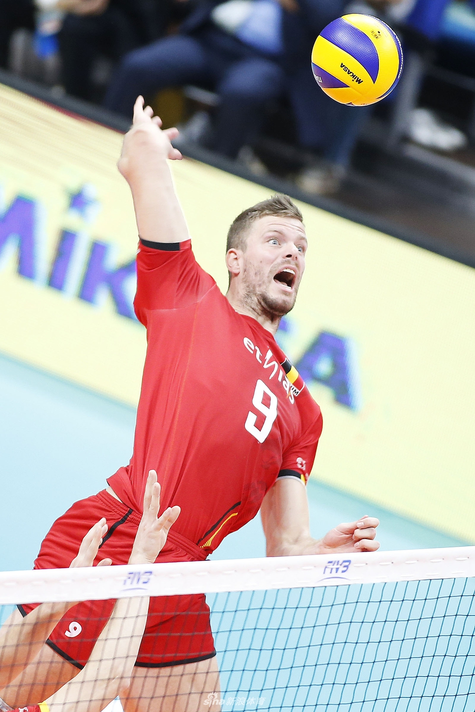 比利时轻取斯洛文尼亚，小组赛完美收官