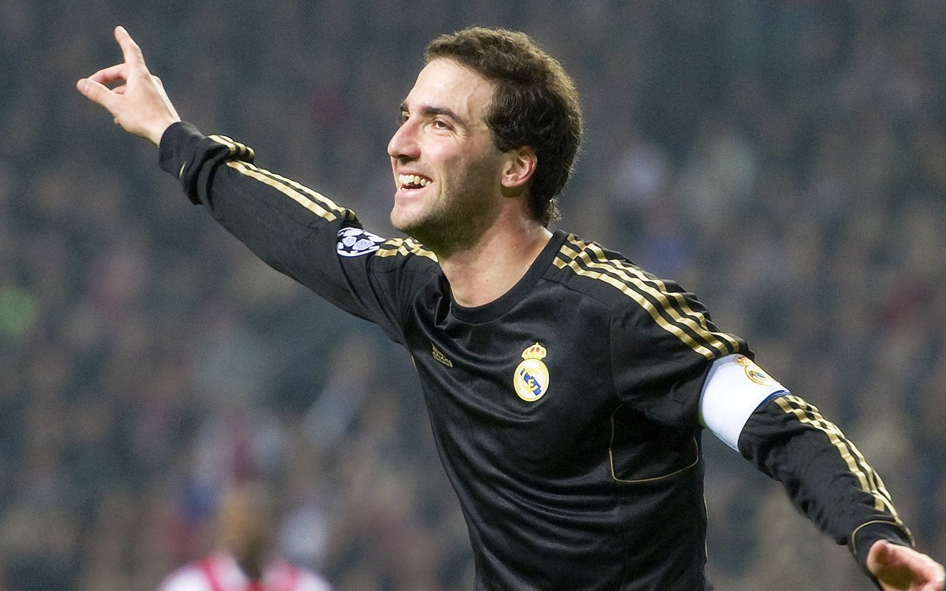 掘金争冠之路再下一城,爱德华兹数据全面爆炸成关键先生